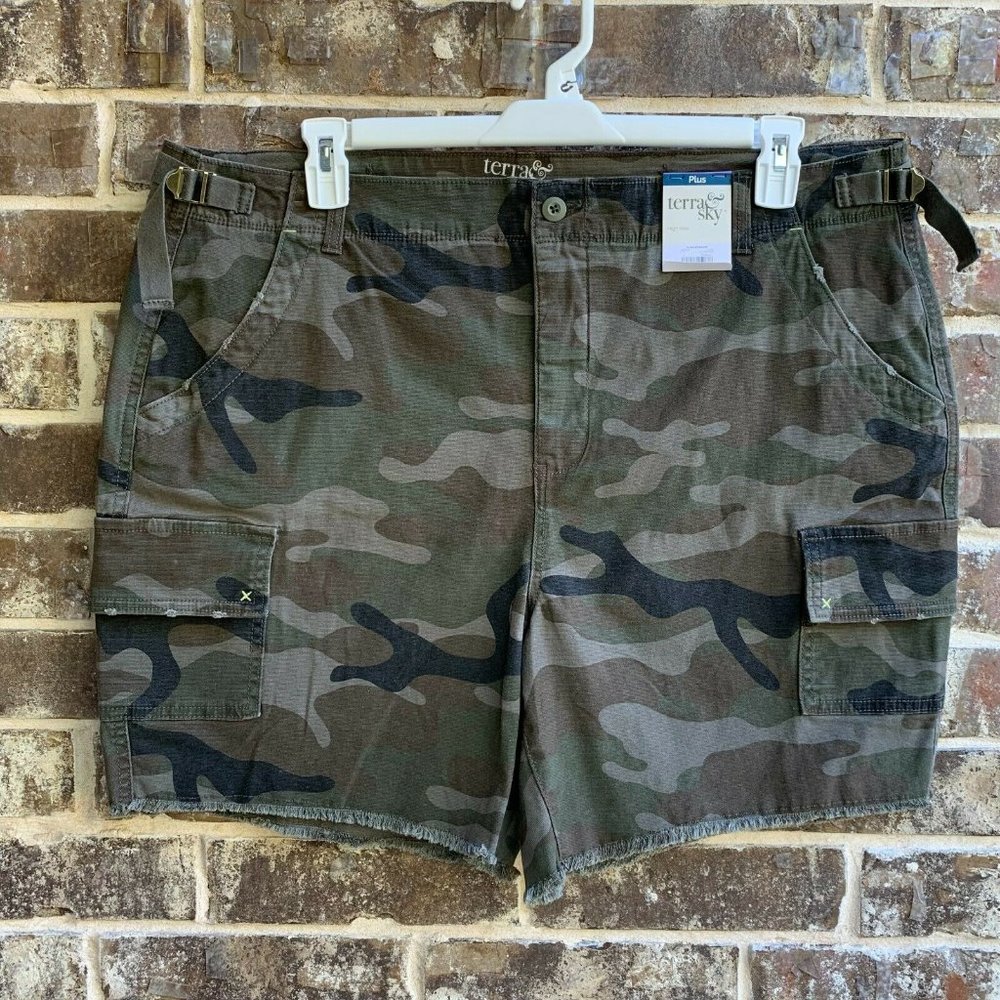 Terra & Sky Women's Plus Utility Shorts with Frayed Hem Camo Size 24W